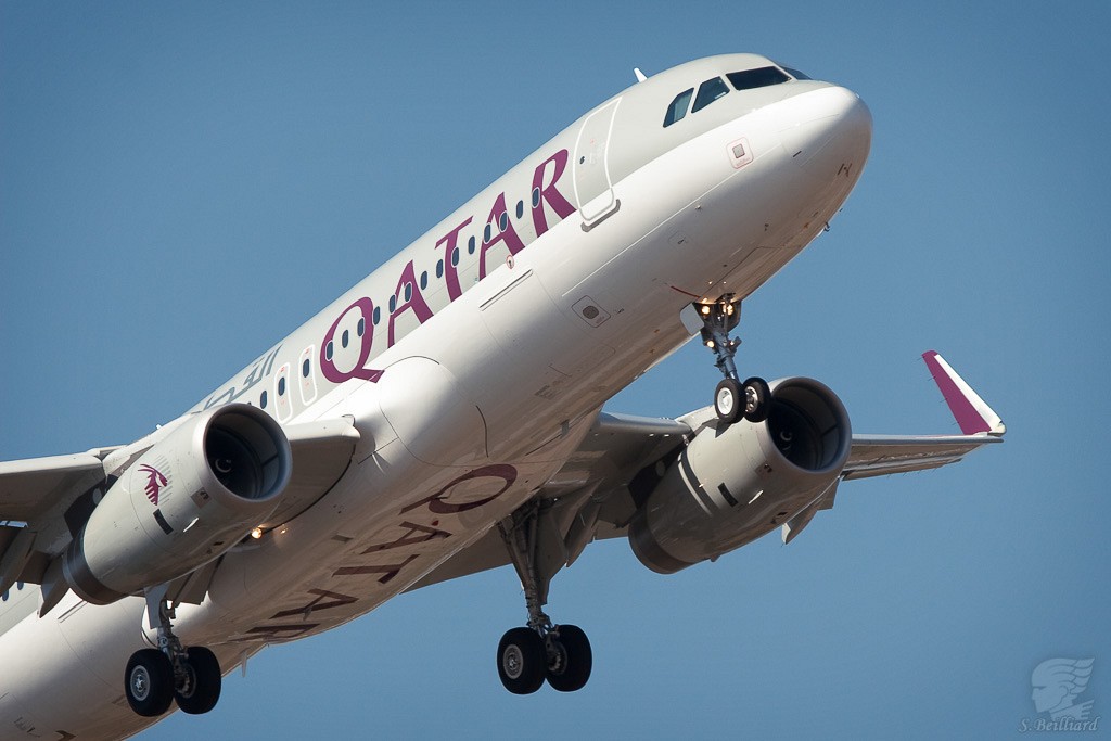 Airbus A320 Qatar with Sharklet