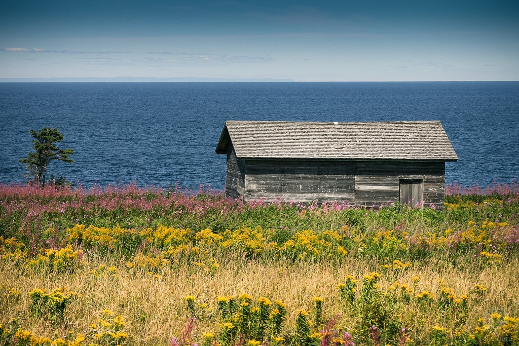 The hut and Saint Laurent